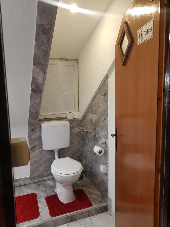 Hotel Pansion Renata à Prozor Extérieur photo