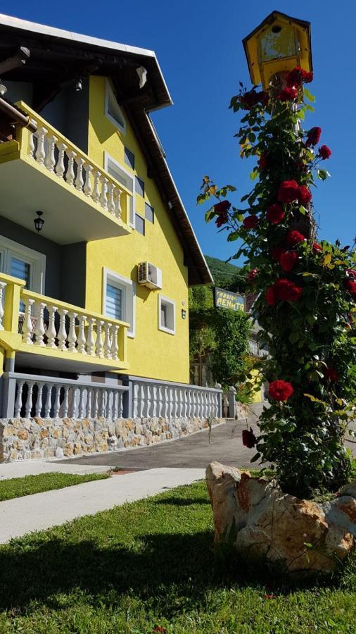 Hotel Pansion Renata à Prozor Extérieur photo